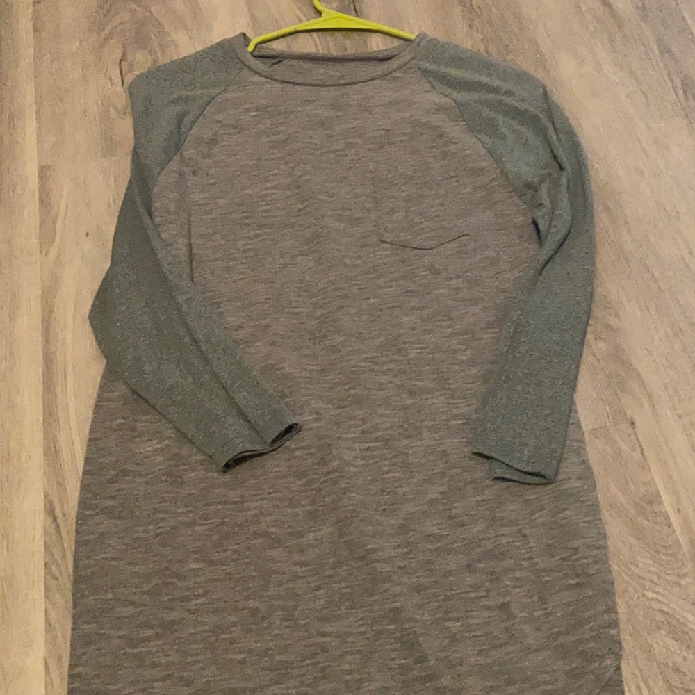 Quarter sleeve tee